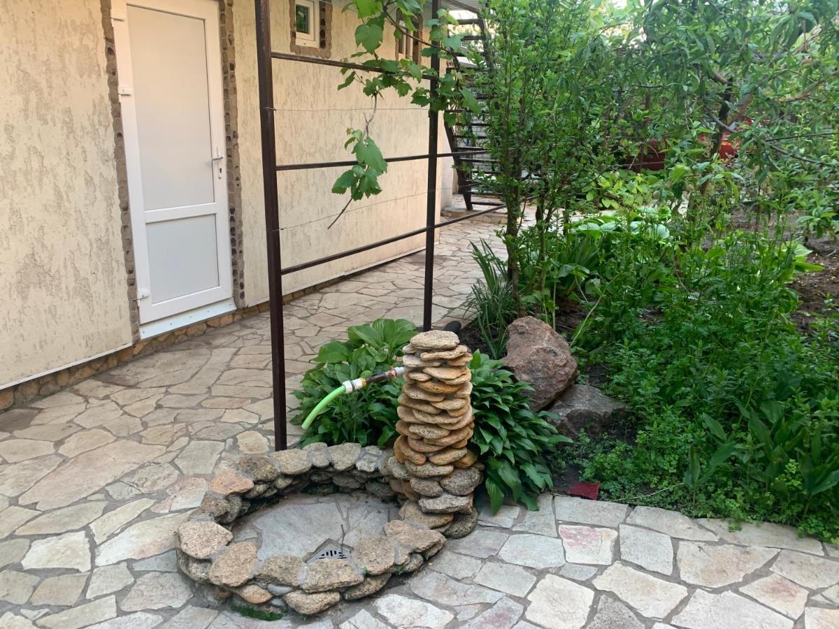 Guest House Dacha Nova Dofinivka Exterior photo